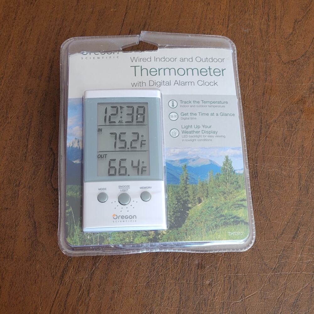Oregon Scientific Wired Indoor Outdoor Thermometer Digital Alarm Clock THT312